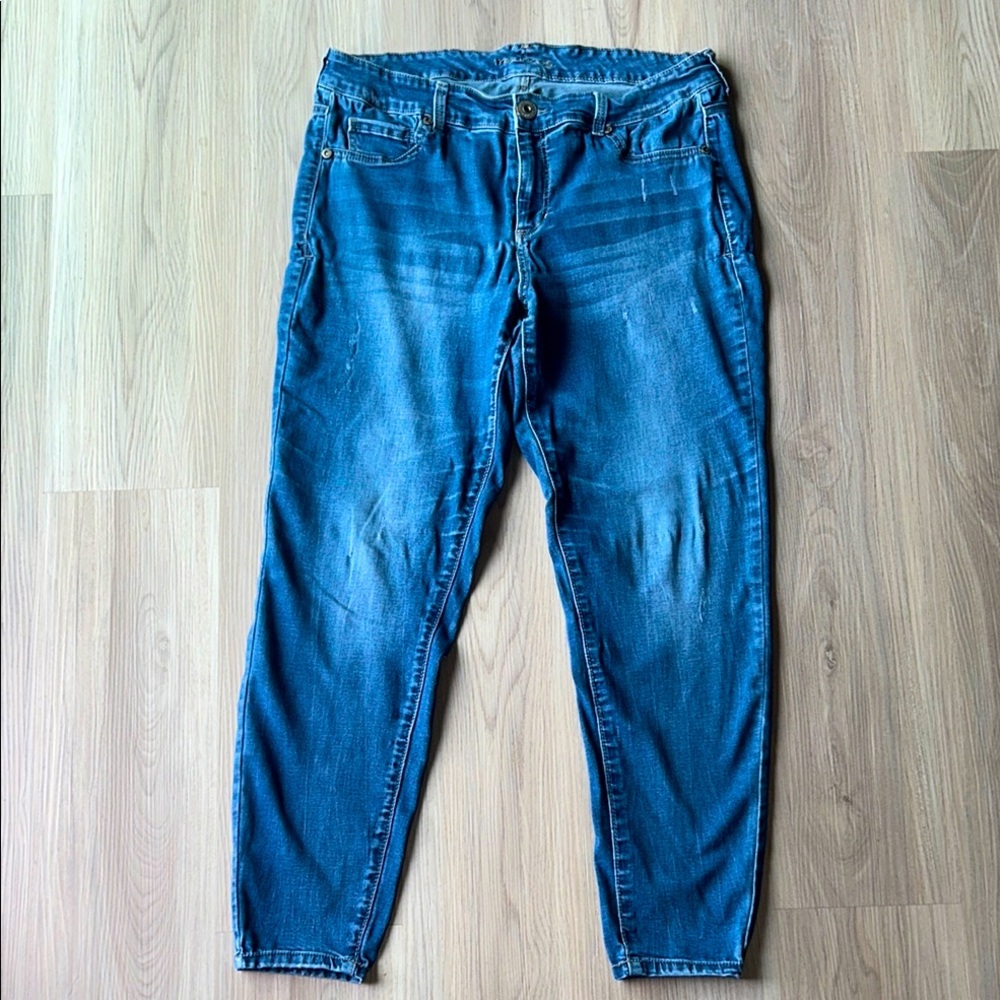 Maurices Women’s Straight Leg Blue Jeans 16 Denim Classic Slightly Distressed